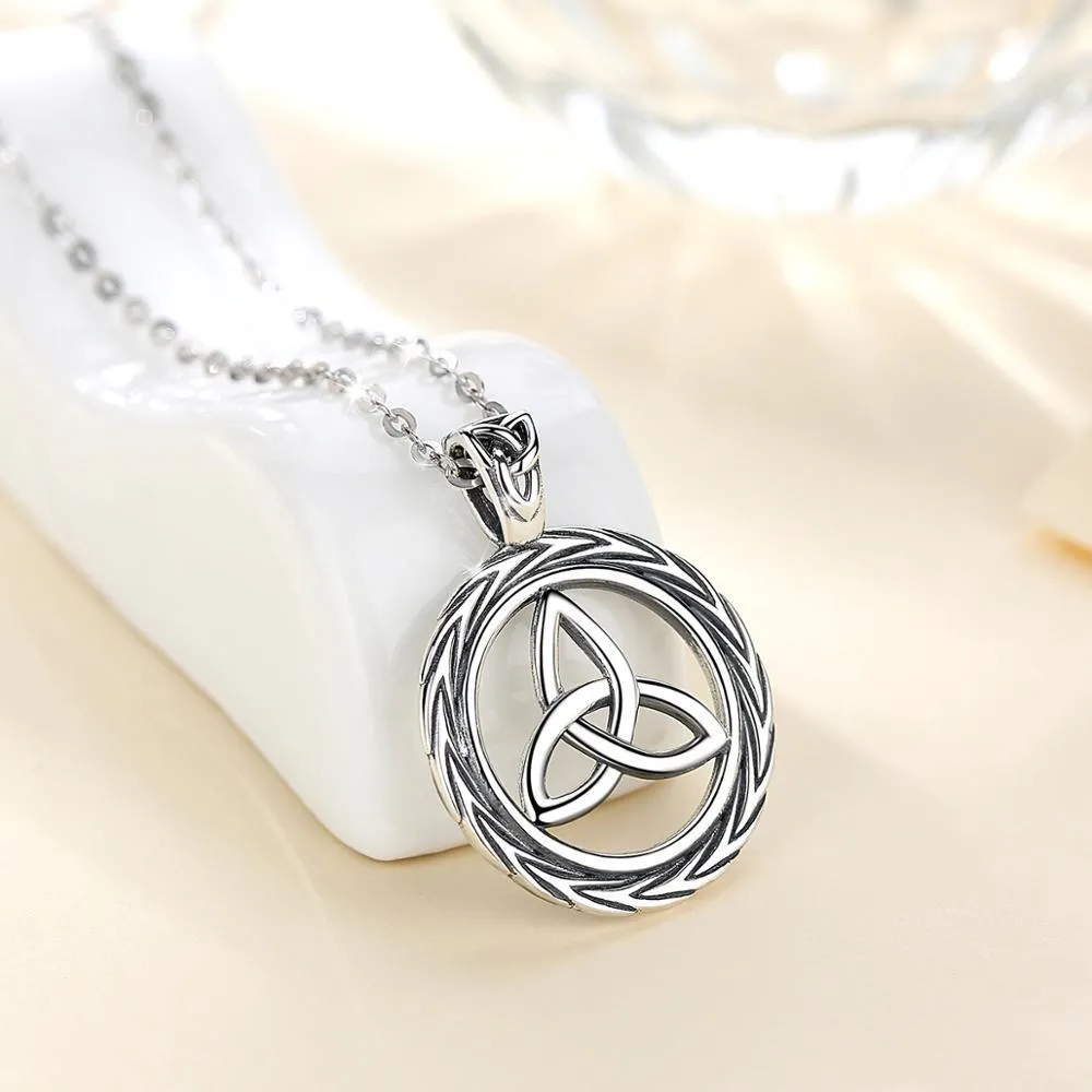 Celtic Trinity Knot / Triquetra Round 925 Sterling Silver Pendant Necklace