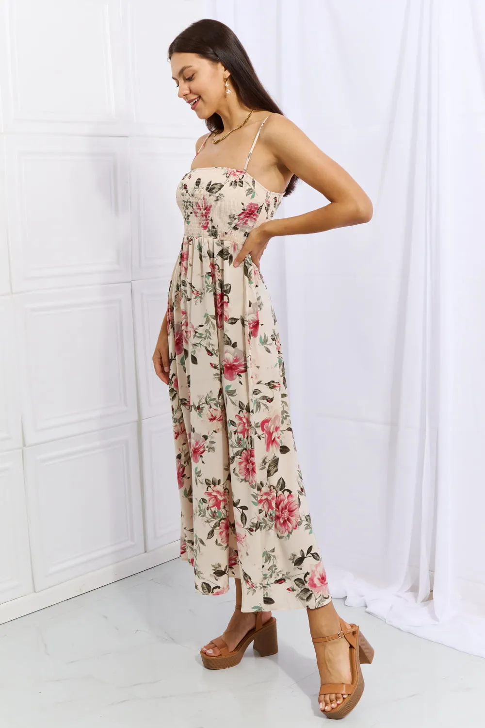 Charming Floral Maxi Dress in Pink for Beach Wedding Guests