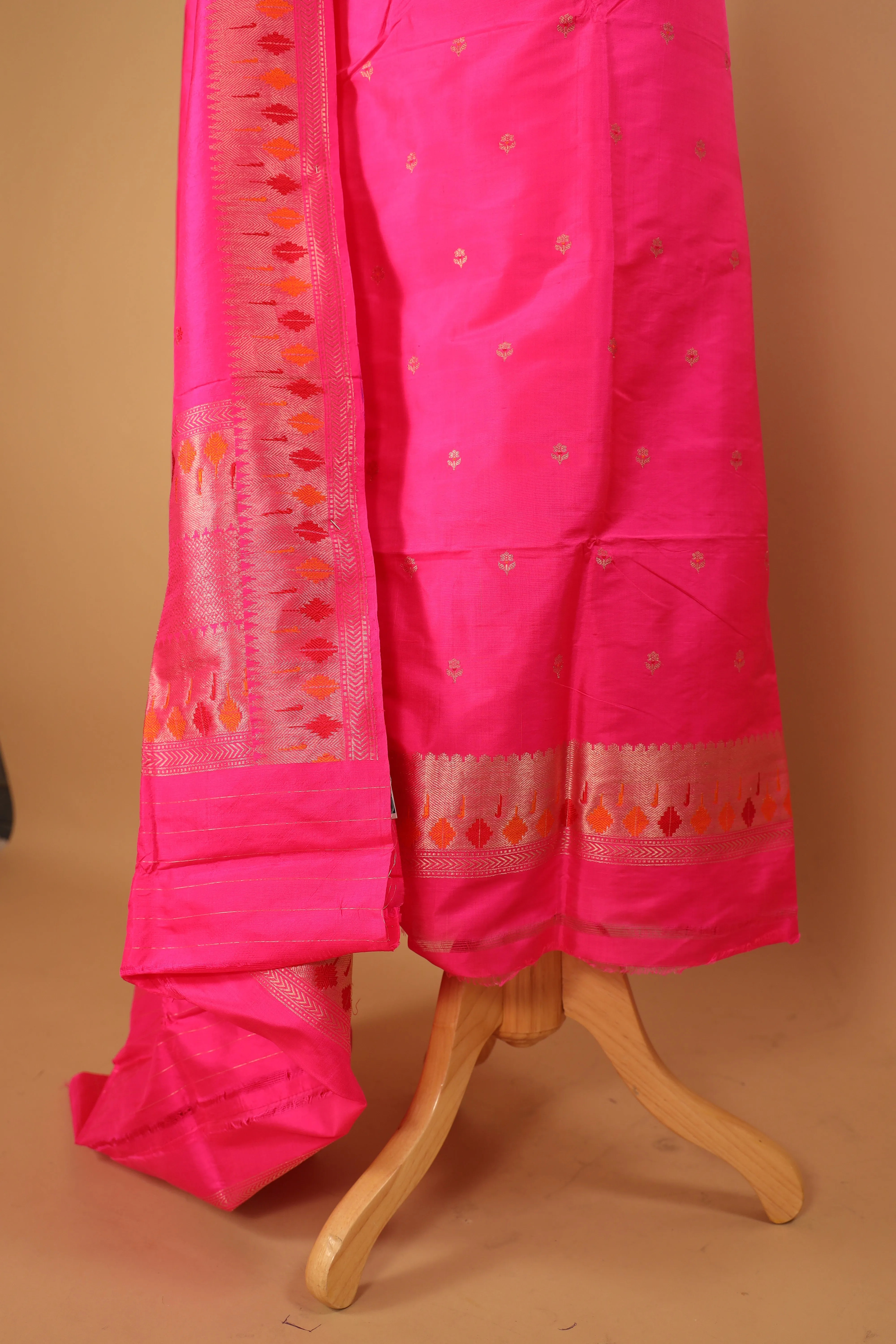 Hand Woven Dark Pink Pure Silk Suit Dupatta.