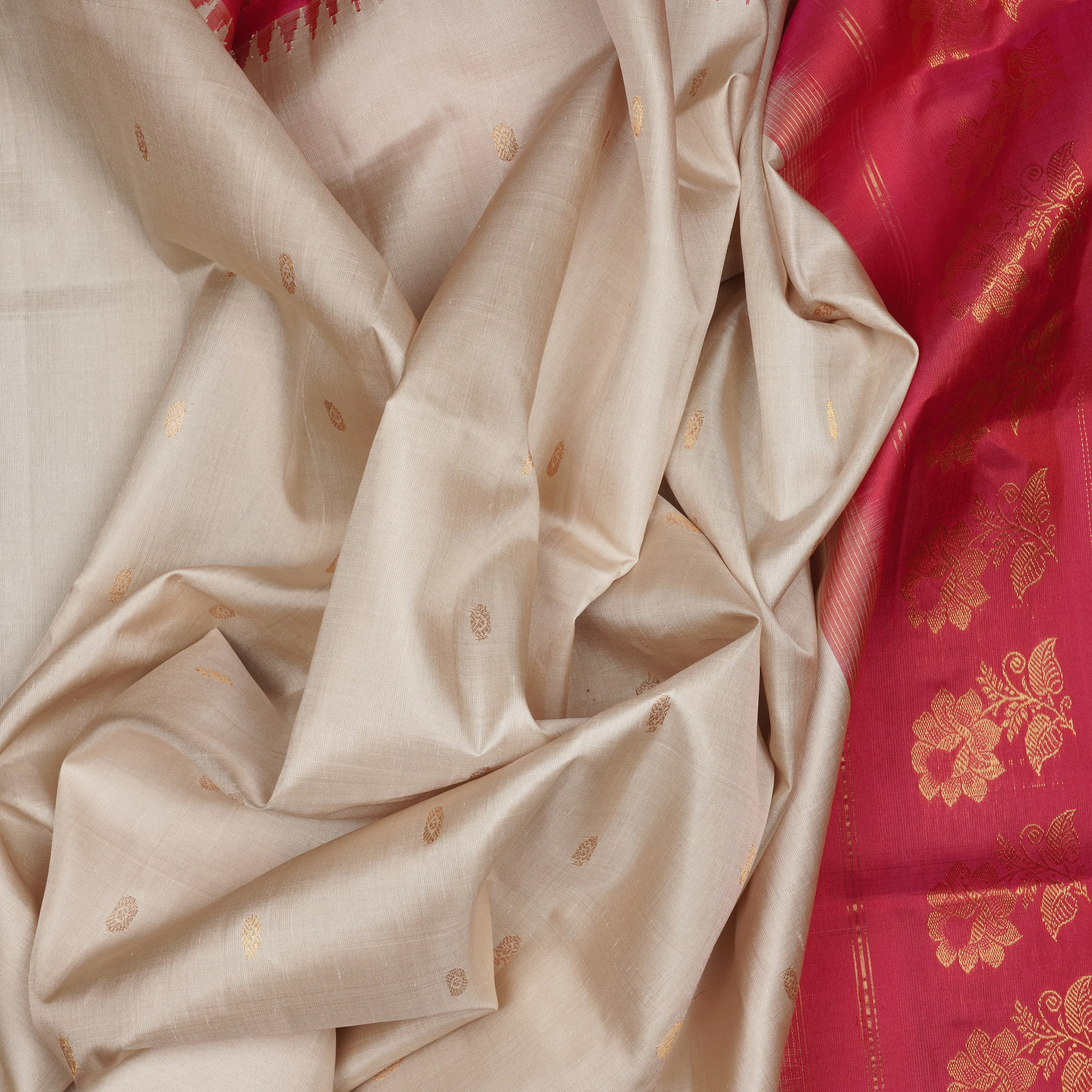 Handwoven Ivory with Pink Gadwal Silk Saree - 2023T008774DSC